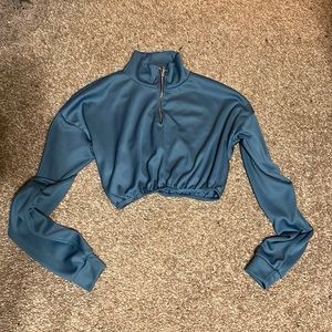 Crop top size 4